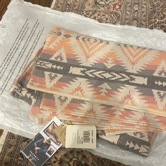 Faherty NWT cotton throw blanket Native American designed print - Picture 1 of 2